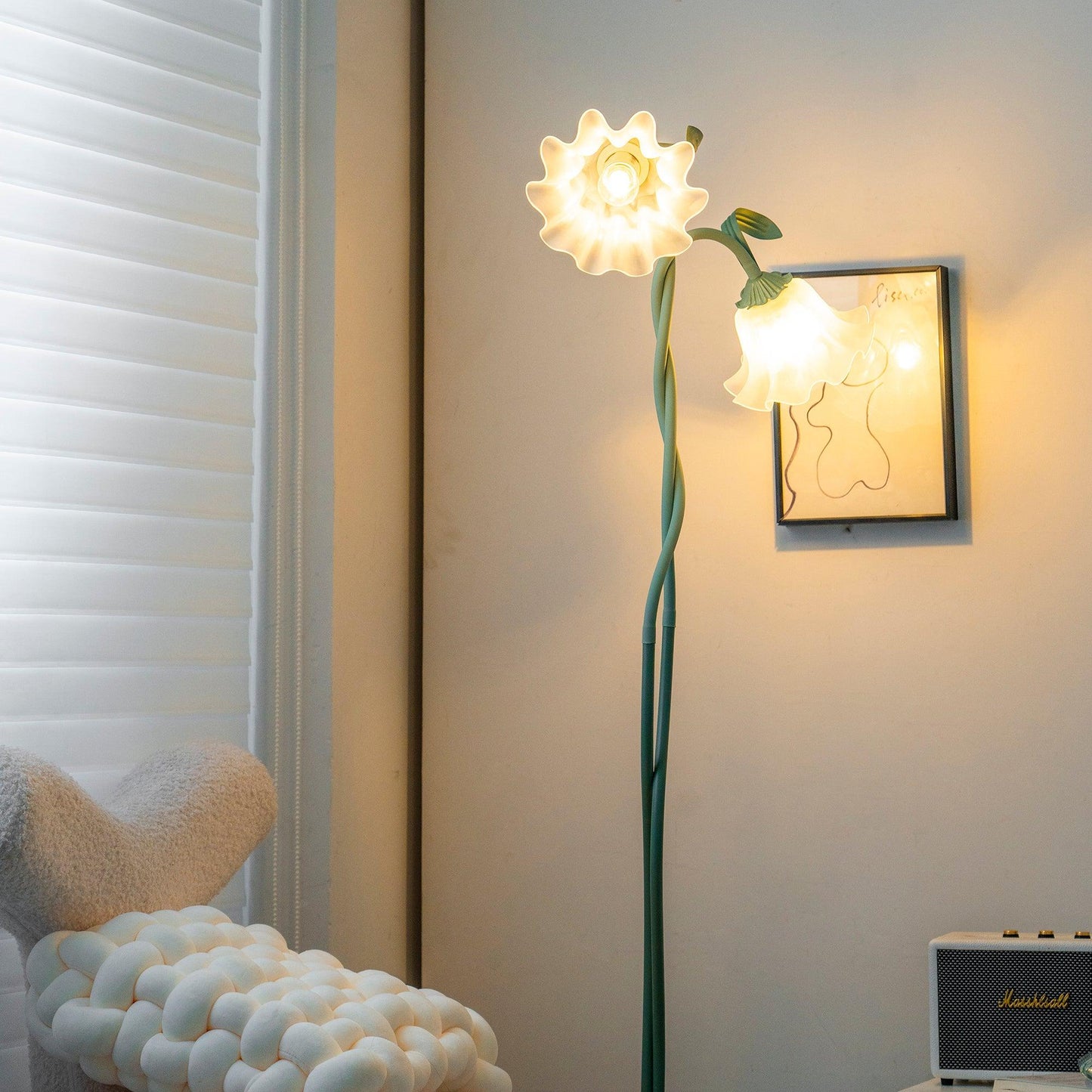 LED Floor Lamp with Calla Flower Design - Modern Lighting for Living Room & Bedroom Decor