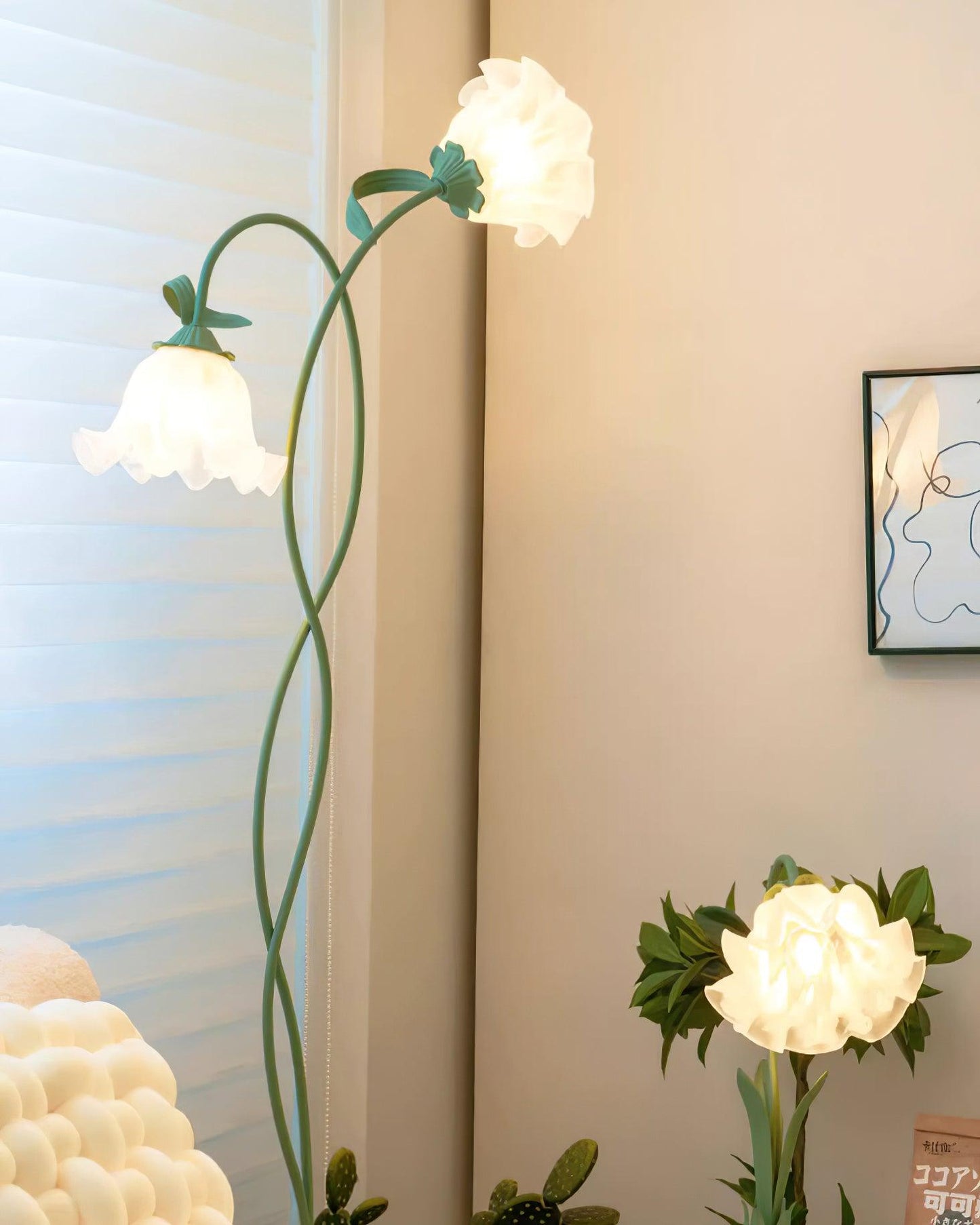 LED Floor Lamp with Calla Flower Design - Modern Lighting for Living Room & Bedroom Decor