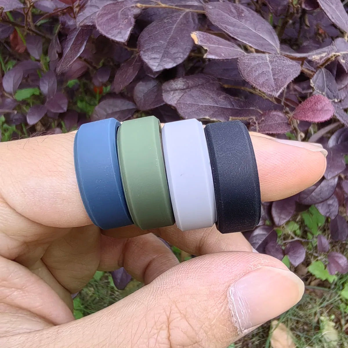 Black Silicone Ring Set x 4– Stylish and Durable Wedding Band Alternative