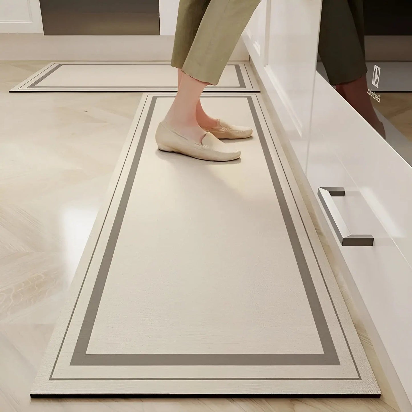 Quick-Drying Non-Slip Kitchen Mat | Super Absorbent, Shock-Absorbing & Stylish for Safe Cooking Spaces