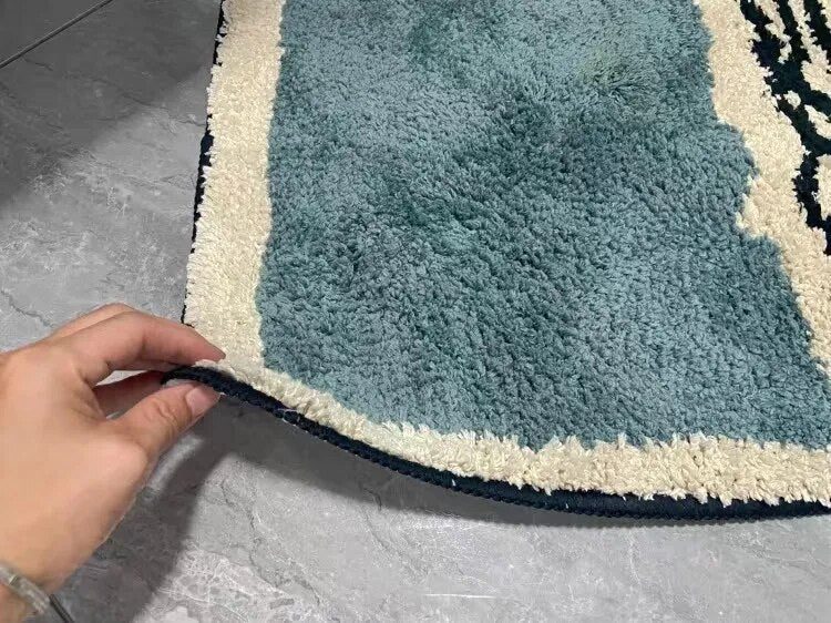 Small Bathroom Rug – Colourful Retro Bath Mat for Stylish Bathrooms
